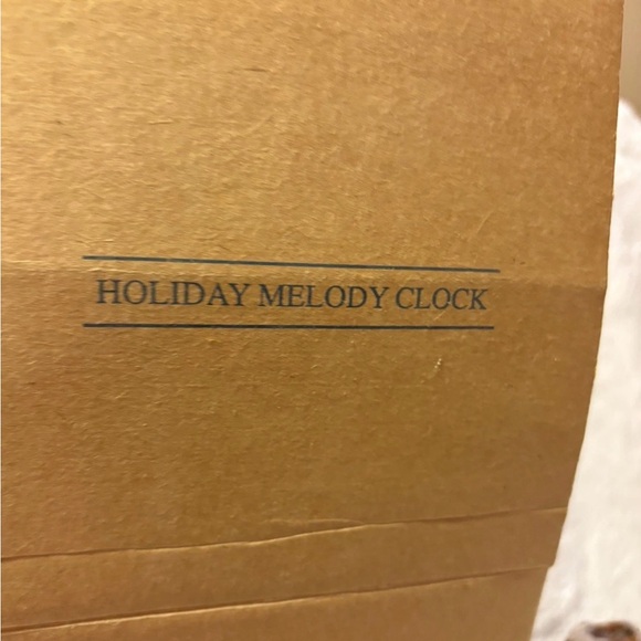 CHRISTMAS MUSICAL CLOCK VINTAGE 1996 LIGHTS UP AND PLAYS 12 HOLIDAY SONGS - Picture 9 of 11